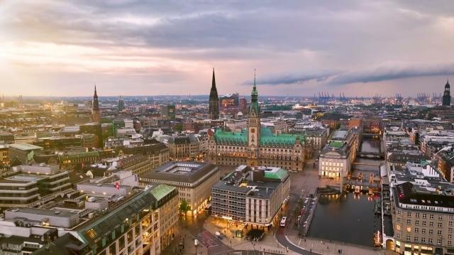 How a Professional Makler in Hamburg Helps Secure Top Prices